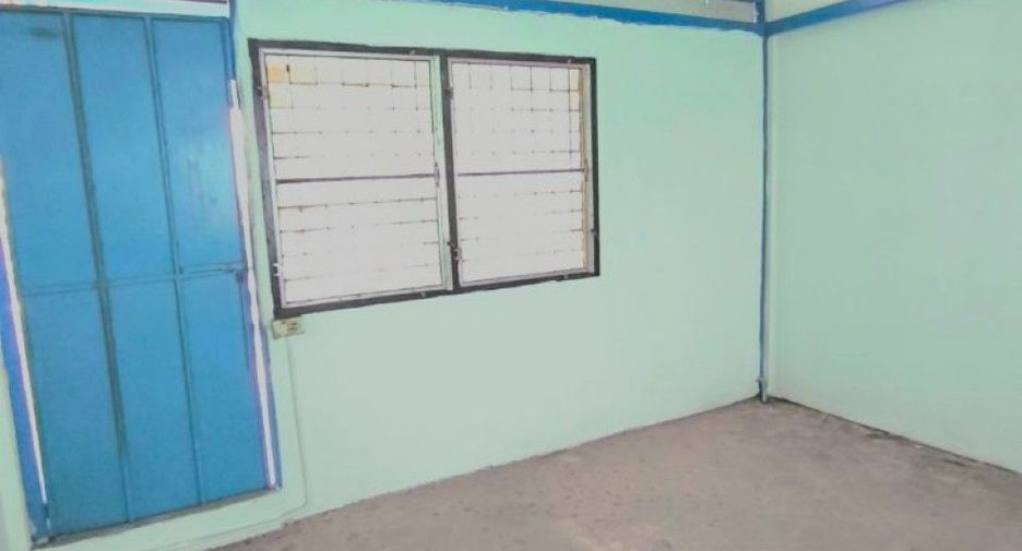 Gewerbefläche zur Miete und zum Kauf mit 3 Zimmer in Mueang Samut Prakan, Samut Prakan