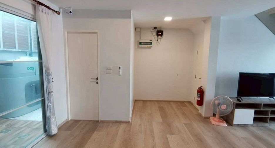 For rent 2 bedrooms townhouse in Prawet, Bangkok