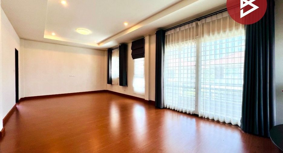 Casa en venta de 4 habitaciones en Phra Pradaeng, Samut Prakan