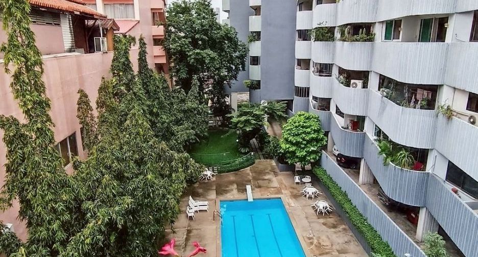 Condo en venta de 4 habitaciones en Khlong Toei, Bangkok