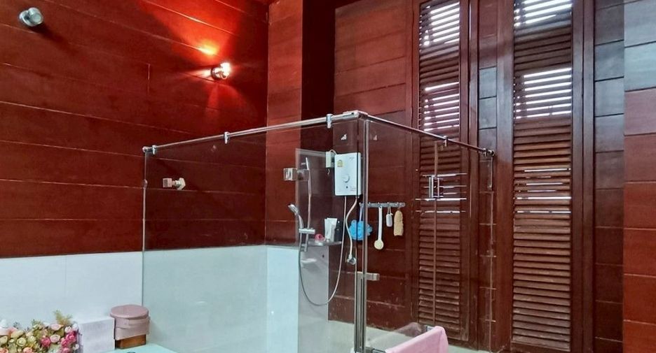 Condo en venta de 4 habitaciones en Khlong Toei, Bangkok