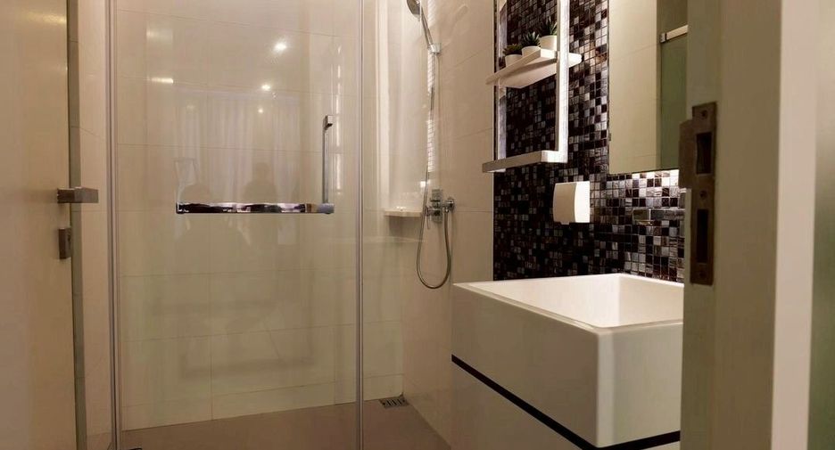 Condo en alquiler de 1 habitaciones en Khlong Toei, Bangkok