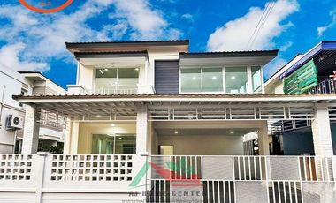 À vendre 5 chambres maison à Don Mueang, Bangkok