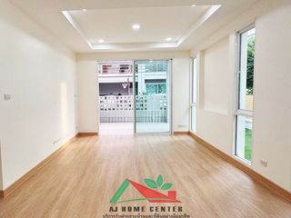 À vendre 5 chambres maison à Don Mueang, Bangkok