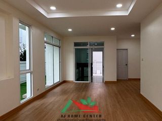 À vendre 5 chambres maison à Don Mueang, Bangkok