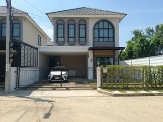 Casa en venta de 4 habitaciones en Mueang Samut Prakan, Samut Prakan