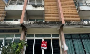 Gewerbefläche zur Miete und zum Kauf mit 8 Zimmer in Bang Bua Thong, Nonthaburi