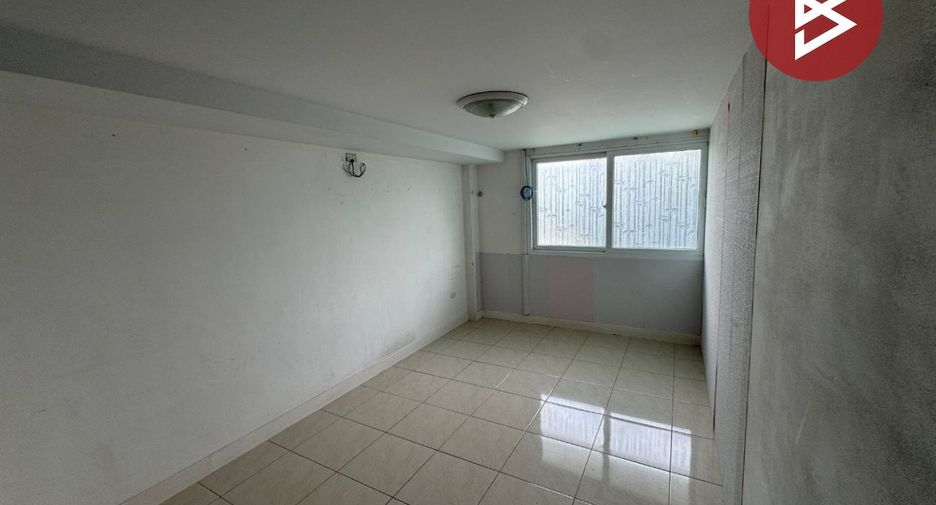 Gewerbefläche zur Miete und zum Kauf mit 8 Zimmer in Bang Bua Thong, Nonthaburi