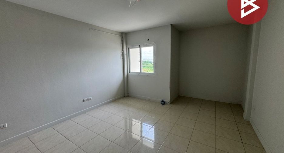Gewerbefläche zur Miete und zum Kauf mit 8 Zimmer in Bang Bua Thong, Nonthaburi