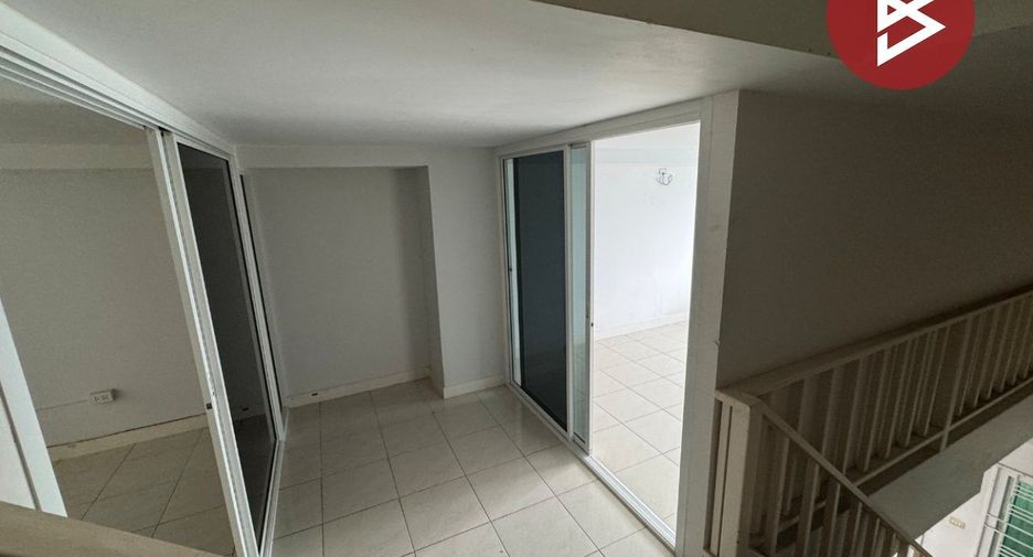 Gewerbefläche zur Miete und zum Kauf mit 8 Zimmer in Bang Bua Thong, Nonthaburi