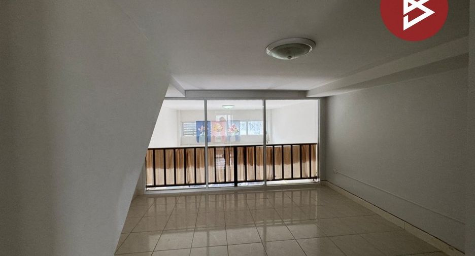 Gewerbefläche zur Miete und zum Kauf mit 8 Zimmer in Bang Bua Thong, Nonthaburi