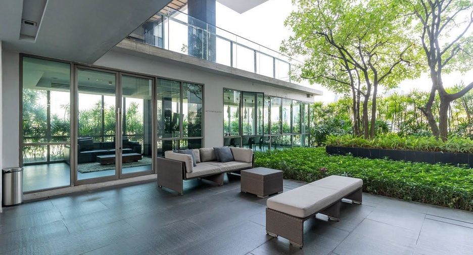 For sale 2 bedrooms condo in Khlong Toei, Bangkok