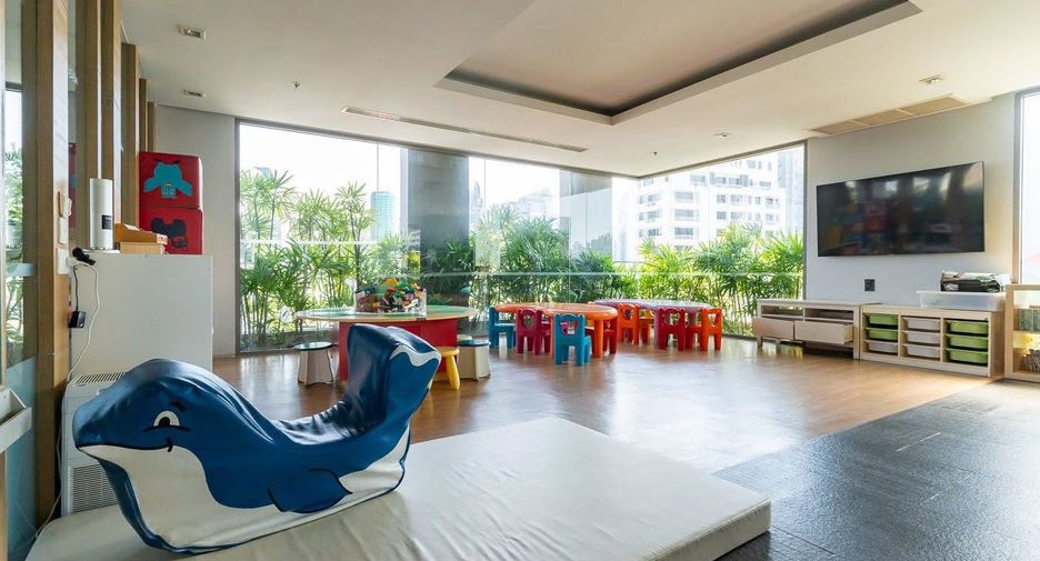 For sale 2 bedrooms condo in Khlong Toei, Bangkok