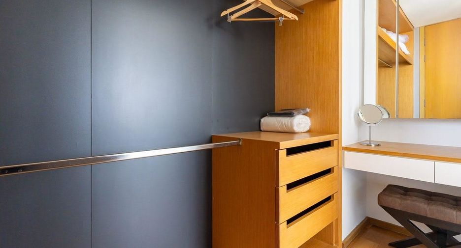 For sale 2 bedrooms condo in Khlong Toei, Bangkok
