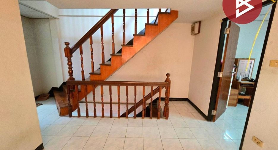For sale 2 bedrooms townhouse in Mueang Nakhon Pathom, Nakhon Pathom