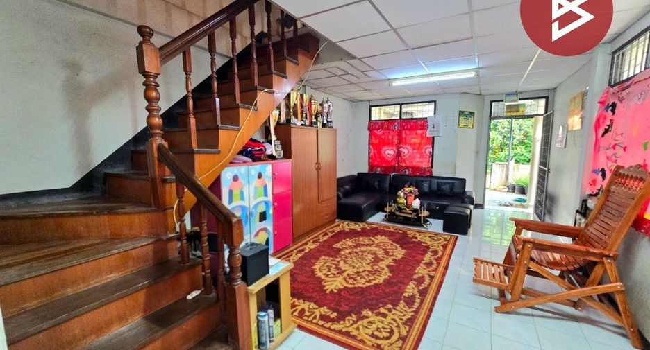 For sale 2 bedrooms townhouse in Mueang Nakhon Pathom, Nakhon Pathom