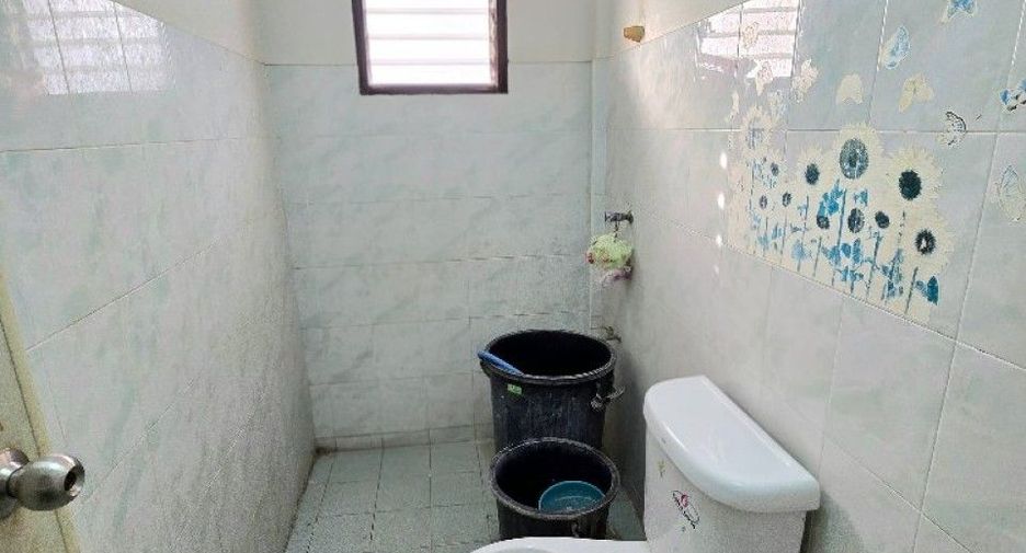 For sale 2 bedrooms townhouse in Mueang Nakhon Pathom, Nakhon Pathom