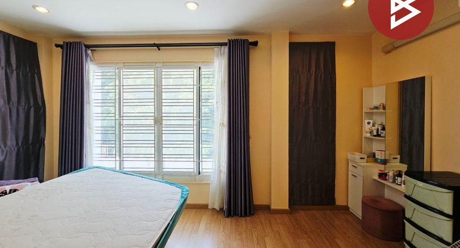 For sale 3 bedrooms house in Si Racha, Chonburi