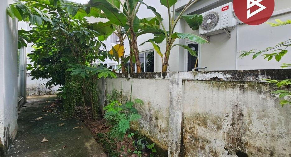 For sale 3 bedrooms house in Si Racha, Chonburi
