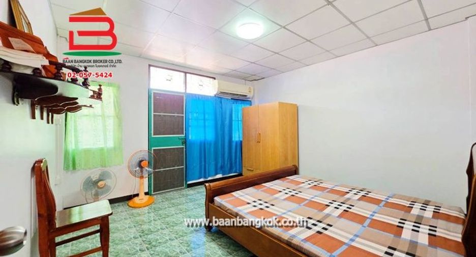 出售 2 卧室 联排别墅 在 Sai Mai, 曼谷