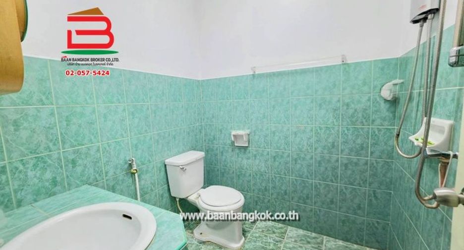 出售 2 卧室 联排别墅 在 Sai Mai, 曼谷