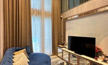 For sale 3 bedrooms condo in Watthana, Bangkok