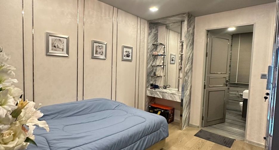 For sale 3 bedrooms condo in Watthana, Bangkok