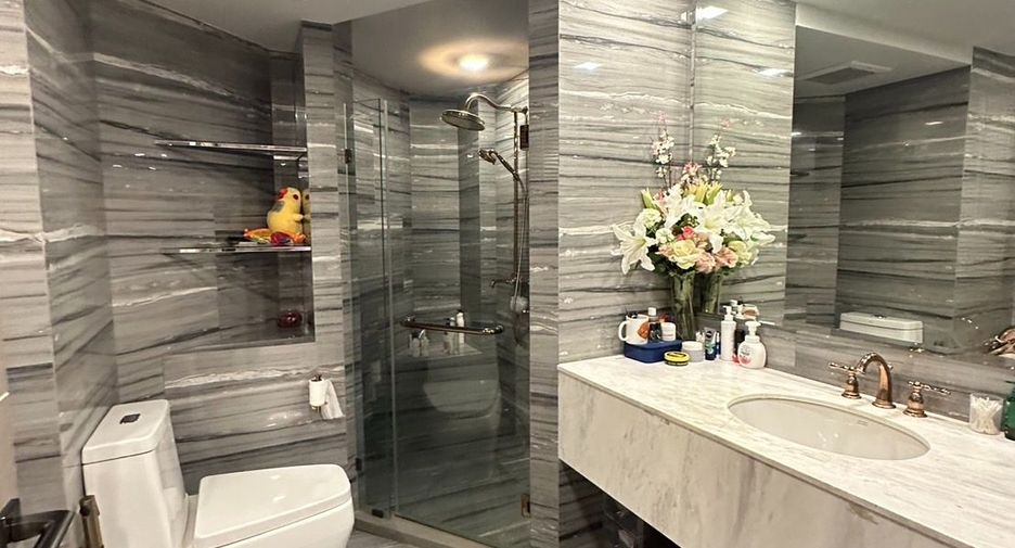 For sale 3 bedrooms condo in Watthana, Bangkok