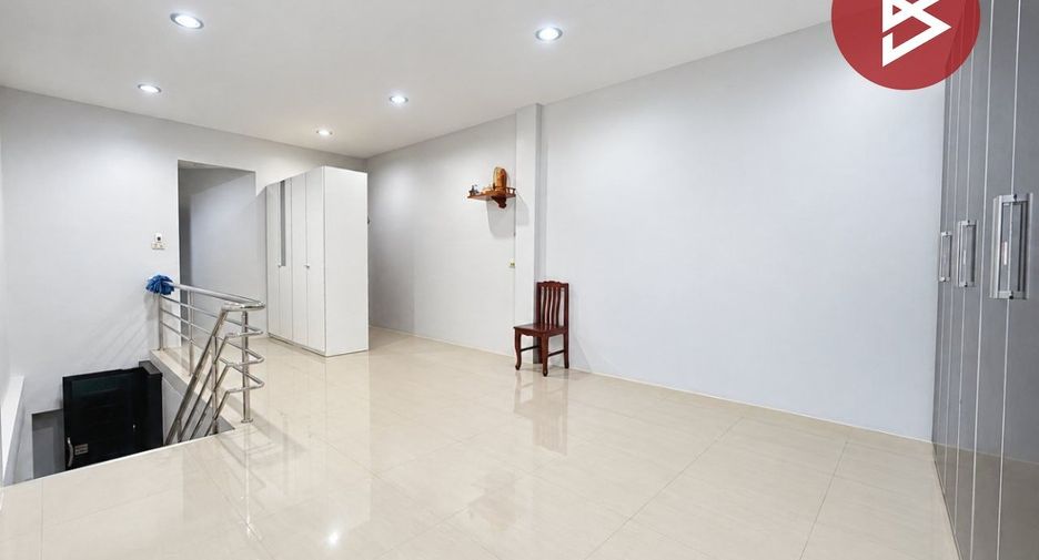 For sale 2 bedrooms retail Space in Bang Khonthi, Samut Songkhram