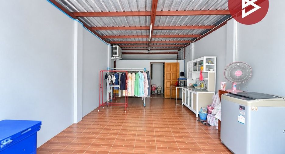 For sale 2 bedrooms retail Space in Bang Khonthi, Samut Songkhram