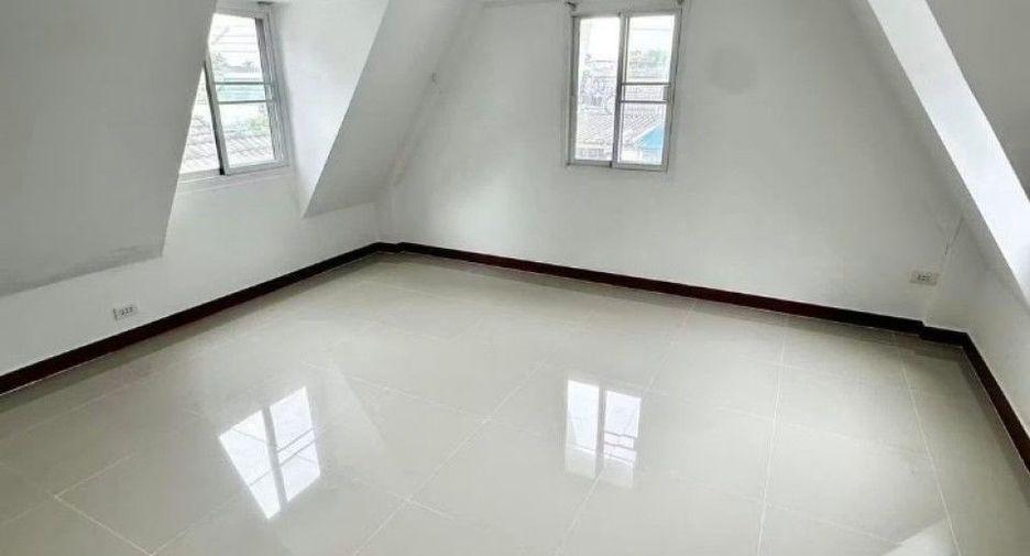 Casa en venta de 4 habitaciones en Chatuchak, Bangkok