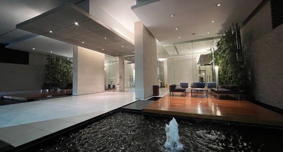 For rent 3 bedrooms condo in Khlong Toei, Bangkok