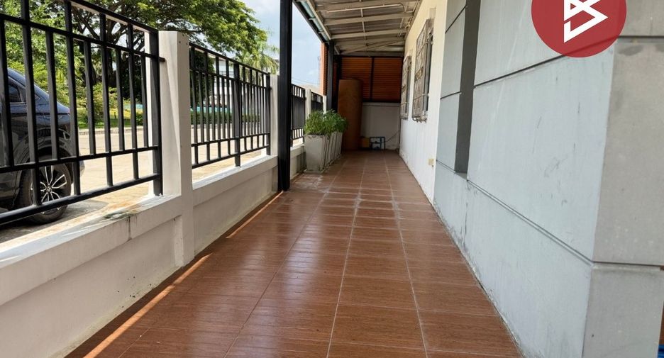 Casa adosada en venta de 3 habitaciones en Kamphaeng Saen, Nakhon Pathom