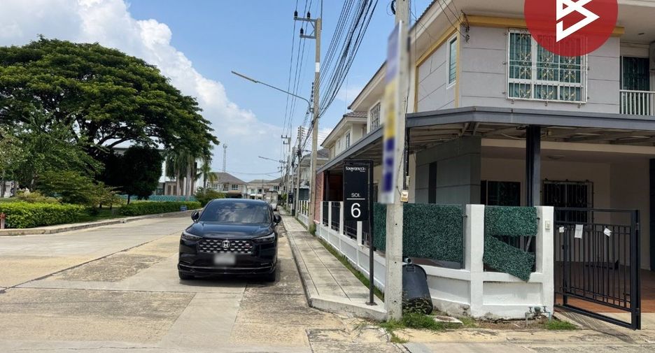 Casa adosada en venta de 3 habitaciones en Kamphaeng Saen, Nakhon Pathom