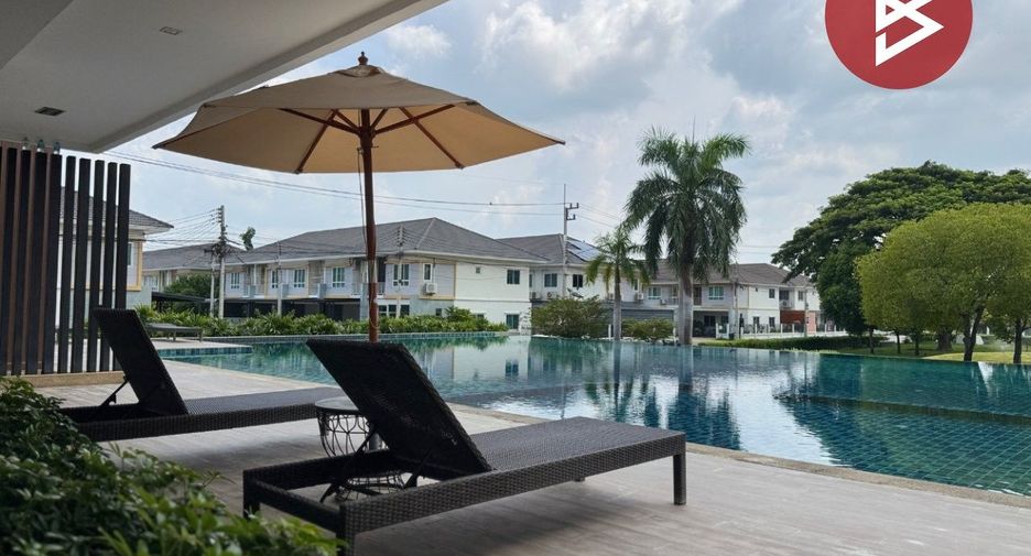 Casa adosada en venta de 3 habitaciones en Kamphaeng Saen, Nakhon Pathom