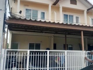 Casa adosada en venta de 3 habitaciones en Pak Chong, Nakhon Ratchasima