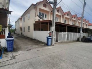Casa adosada en venta de 3 habitaciones en Pak Chong, Nakhon Ratchasima