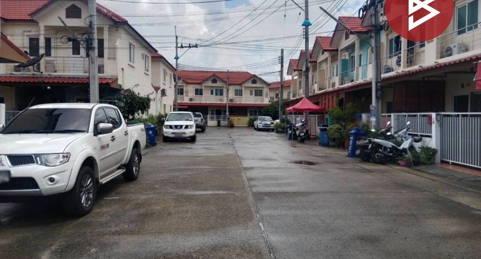 Casa adosada en venta de 3 habitaciones en Pak Chong, Nakhon Ratchasima