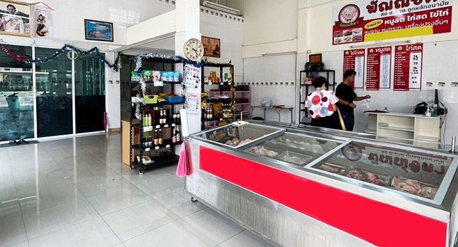 For sale 4 bedrooms retail Space in Bang Bua Thong, Nonthaburi