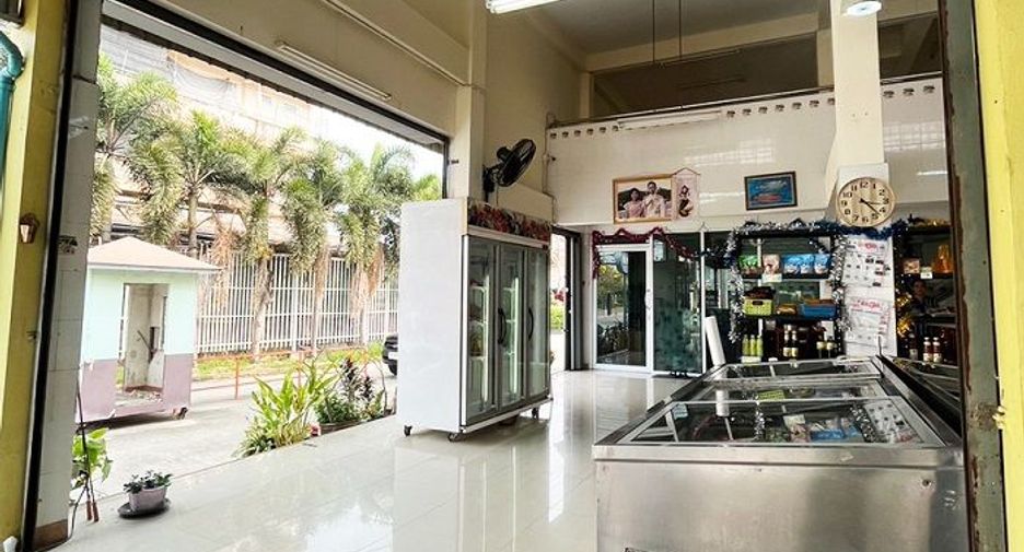 For sale 4 bedrooms retail Space in Bang Bua Thong, Nonthaburi