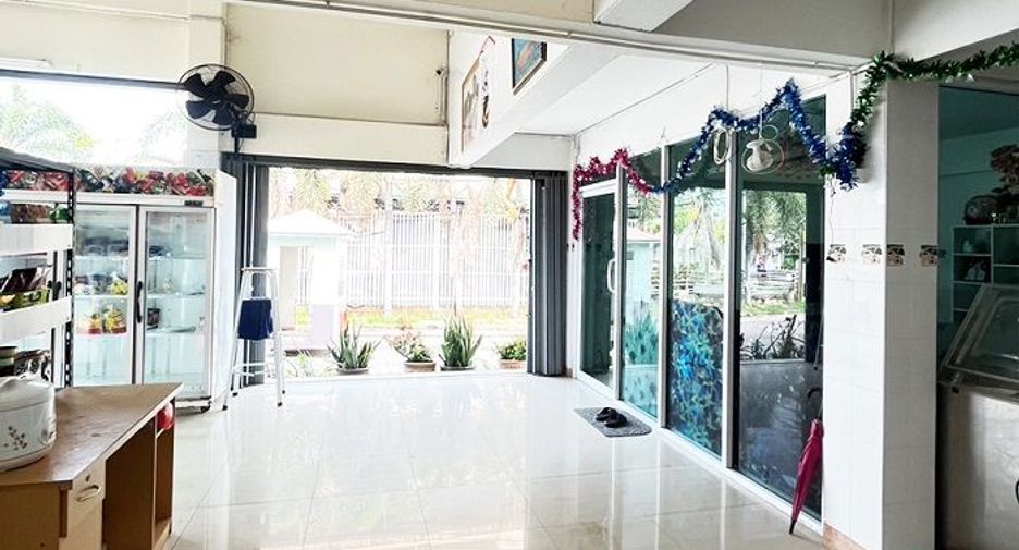 For sale 4 bedrooms retail Space in Bang Bua Thong, Nonthaburi