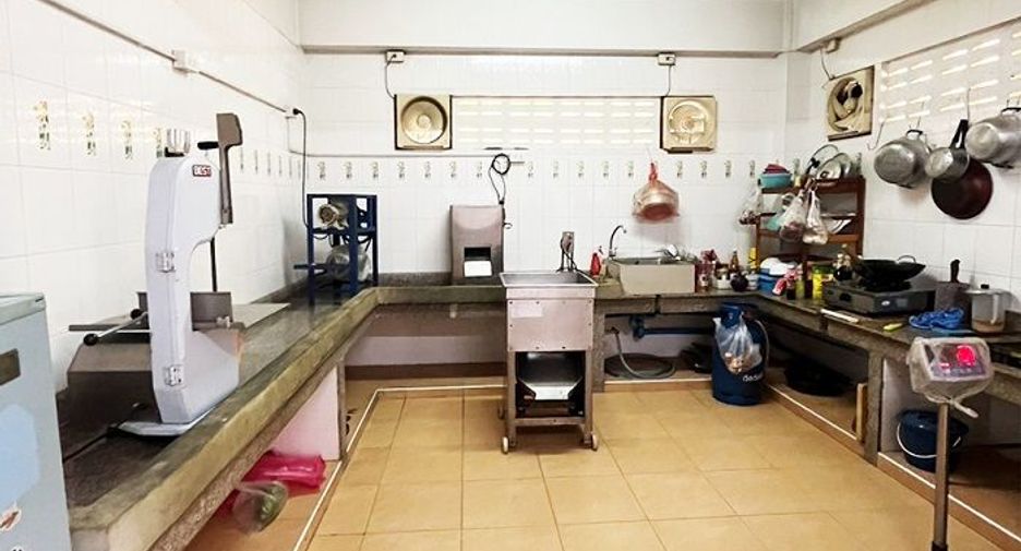 For sale 4 bedrooms retail Space in Bang Bua Thong, Nonthaburi