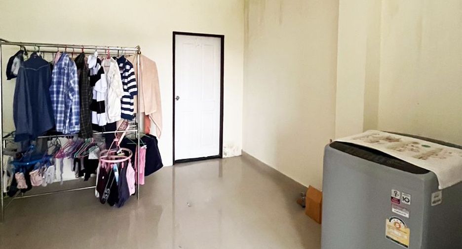 For sale 4 bedrooms retail Space in Bang Bua Thong, Nonthaburi
