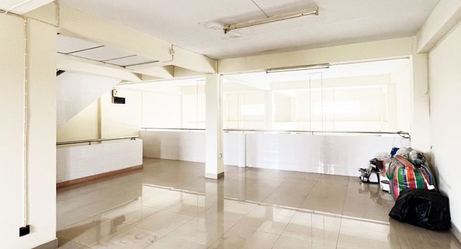 For sale 4 bedrooms retail Space in Bang Bua Thong, Nonthaburi