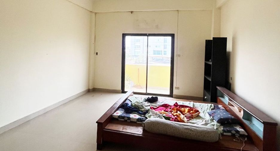 For sale 4 bedrooms retail Space in Bang Bua Thong, Nonthaburi