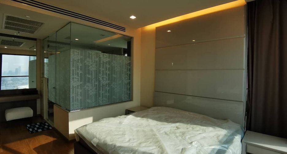 For rent 2 bedrooms condo in Sathon, Bangkok
