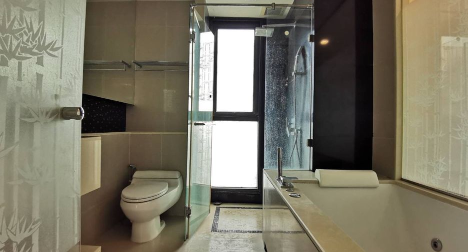 For rent 2 bedrooms condo in Sathon, Bangkok