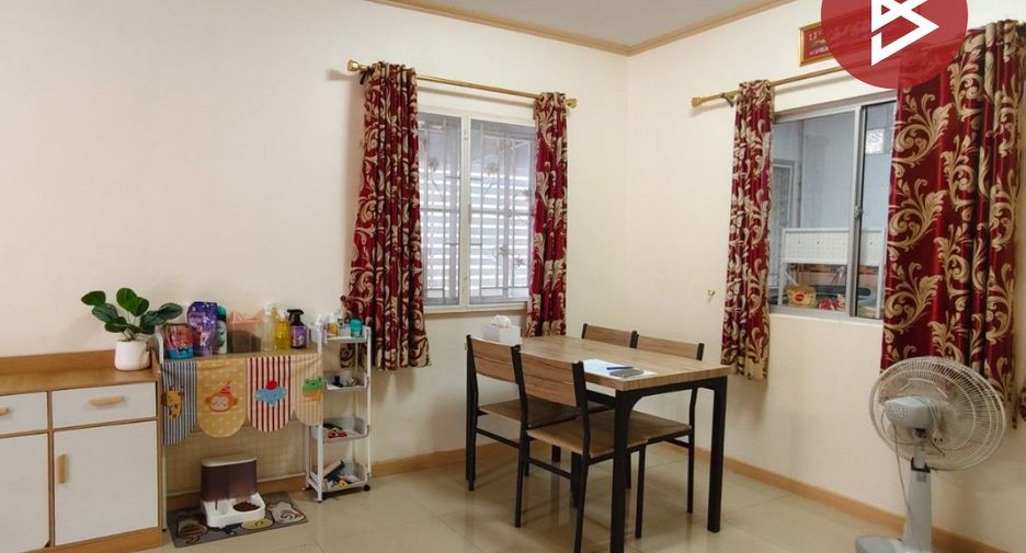 Casa adosada en venta de 4 habitaciones en Mueang Samut Sakhon, Samut Sakhon