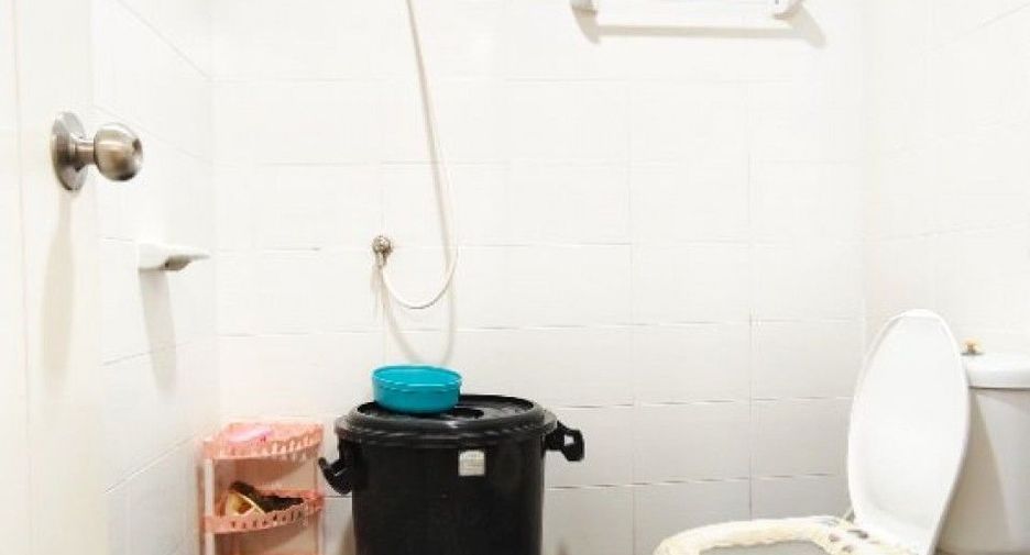 Casa adosada en venta de 4 habitaciones en Mueang Samut Sakhon, Samut Sakhon