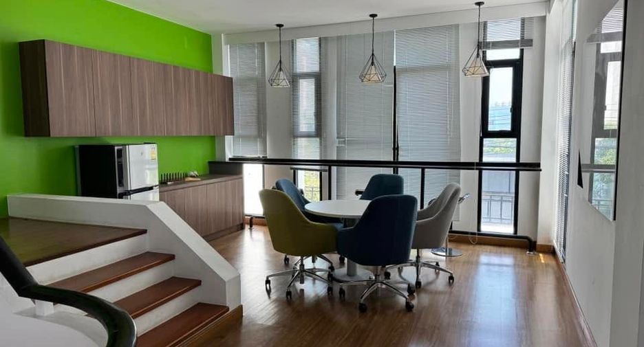For rent 9 bedrooms office in Lat Phrao, Bangkok